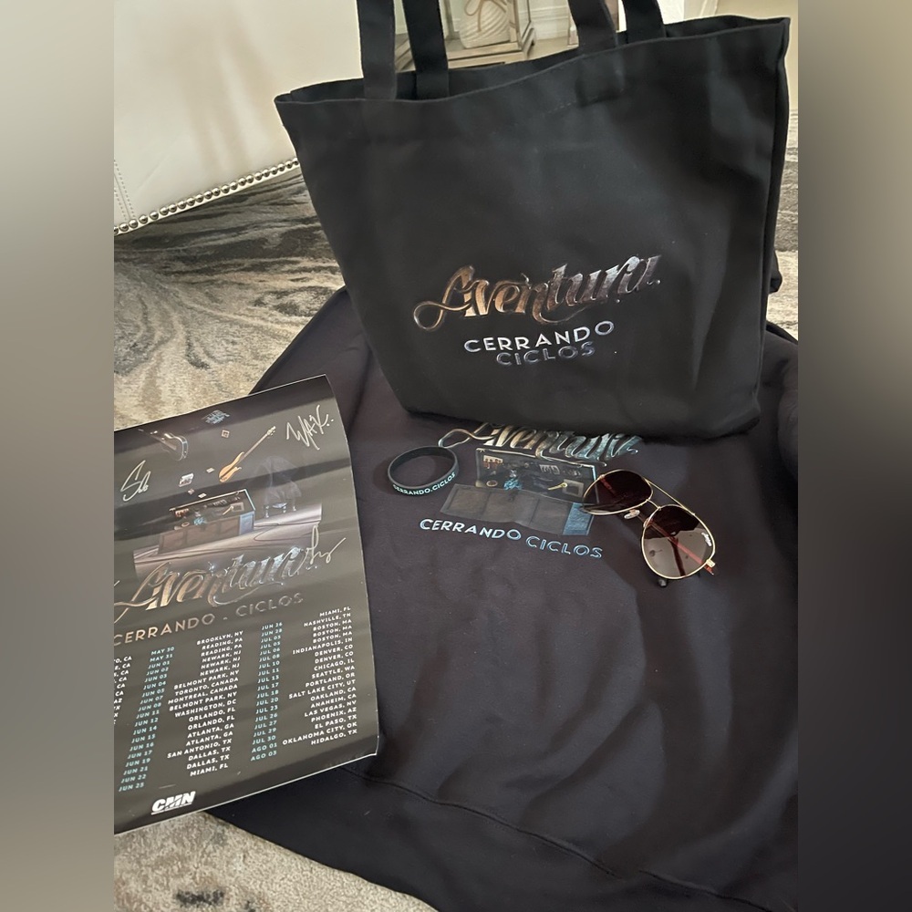 Aventura Cerrando Ciclos Tour Bundle Black Hoodie, Tote Calendar And Sunglasses